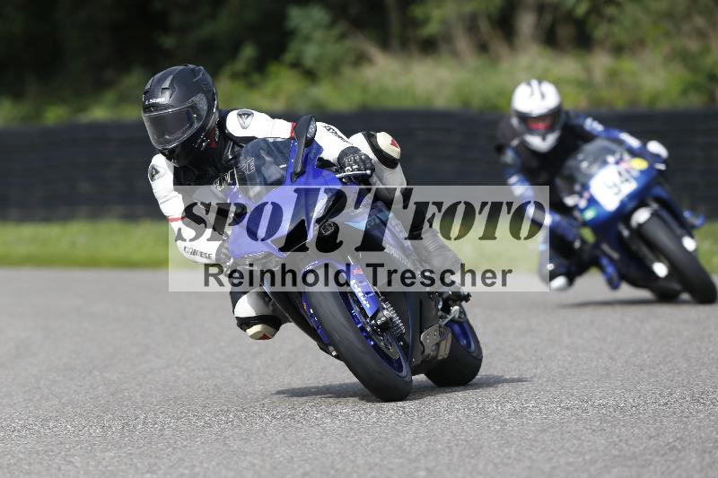 /Archiv-2025/53 16.09.2025 Track Day Domi Aegerter ADR/Gruppe gruen/ohne